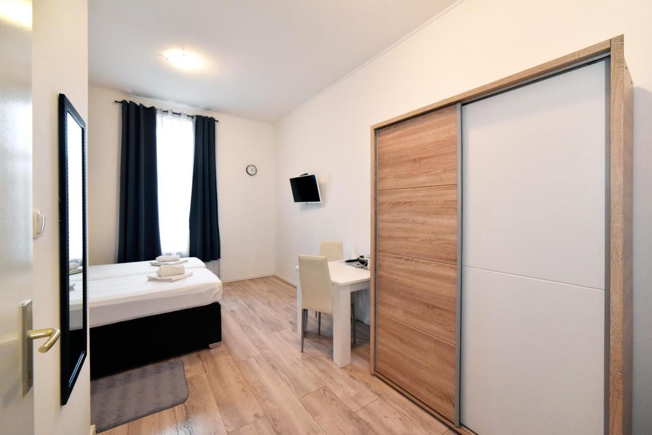 Virtus Apartments And Rooms With Free Private Parking Zagreb Bagian luar foto