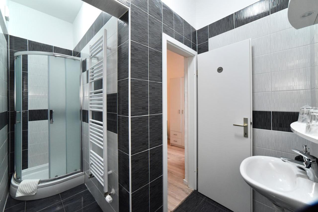 Virtus Apartments And Rooms With Free Private Parking Zagreb Bagian luar foto