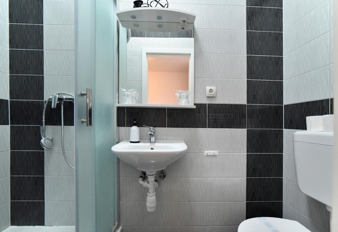 Virtus Apartments And Rooms With Free Private Parking Zagreb Bagian luar foto