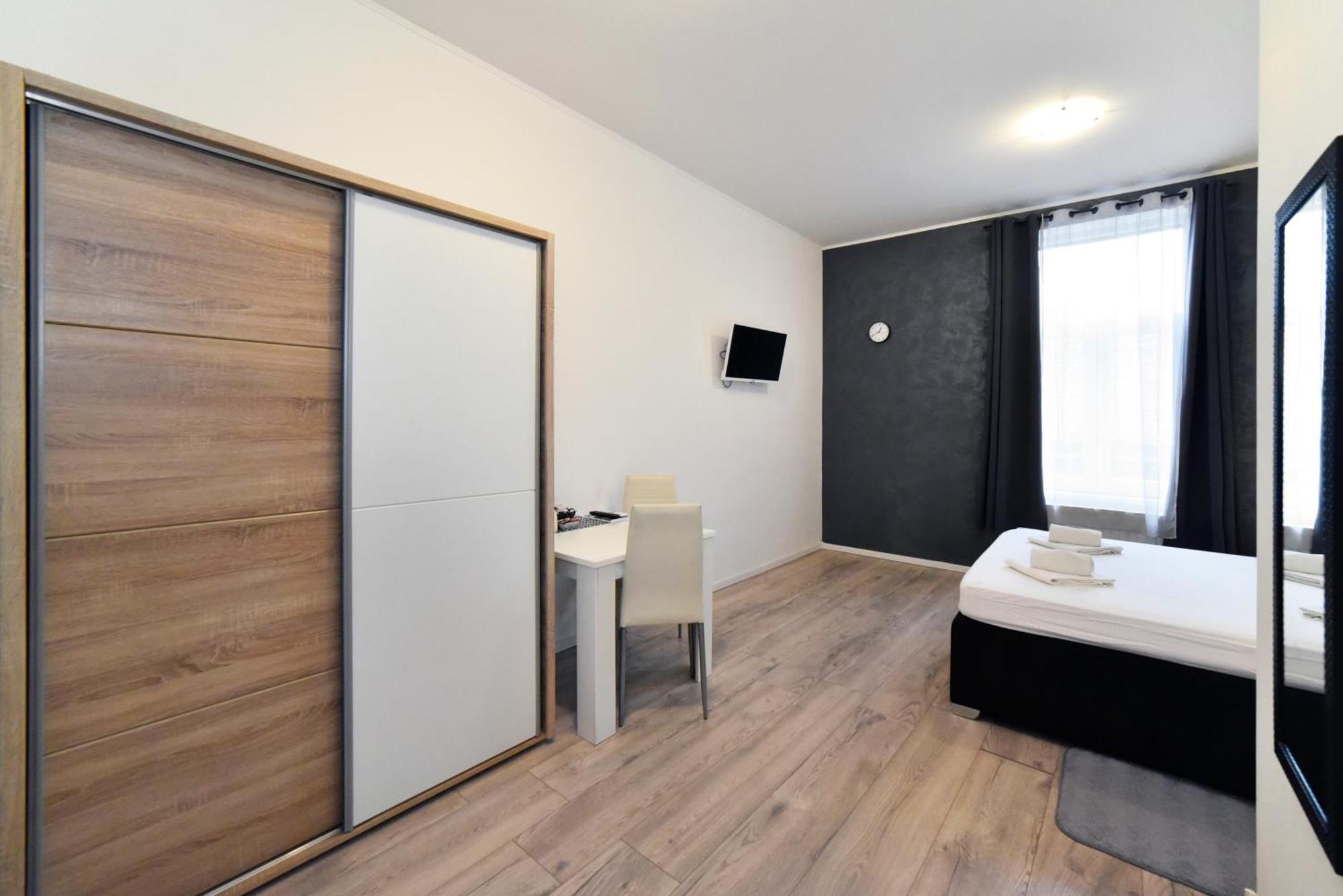 Virtus Apartments And Rooms With Free Private Parking Zagreb Bagian luar foto